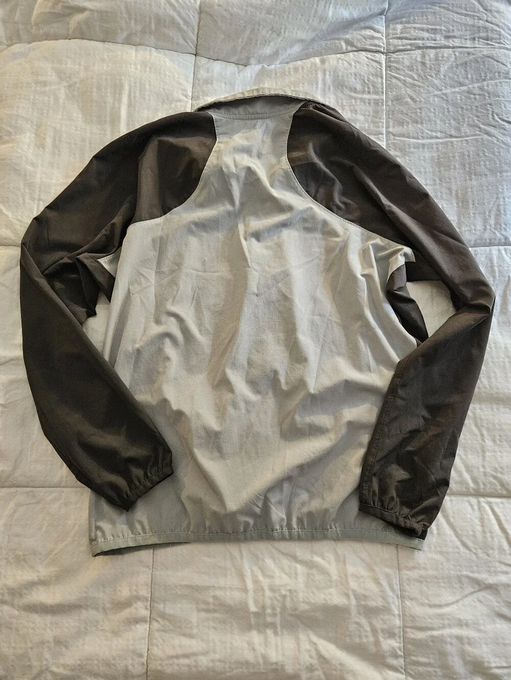 Nike Two-Tone Unisex Zip-Up Windbreaker in Light Gray and Dark Gray Size Large